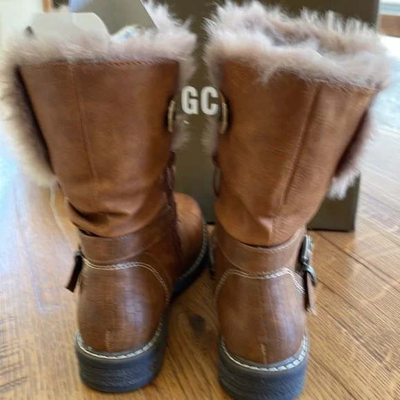 Donated 🆕G.C boots 🔥 brand new in box ! - Picture 5 of 8